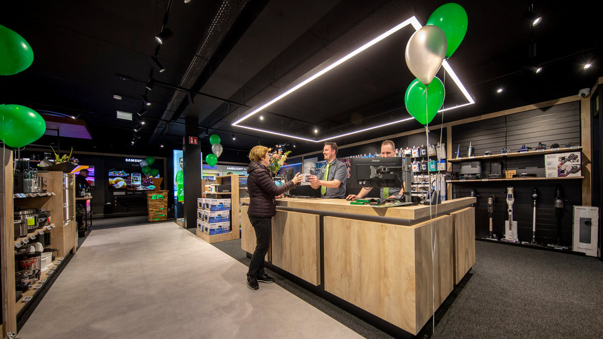 Showroom van EP:Tummers Asten met witgoed en elektronica