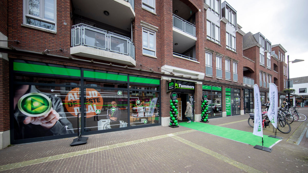 Winkelinterieur en servicebalie van EP:Tummers Asten