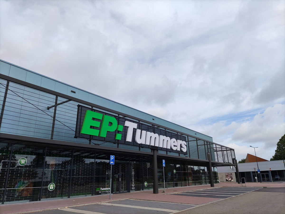 Assortiment witgoed en elektronica in de winkel van EP:Tummers Sittard-Geleen