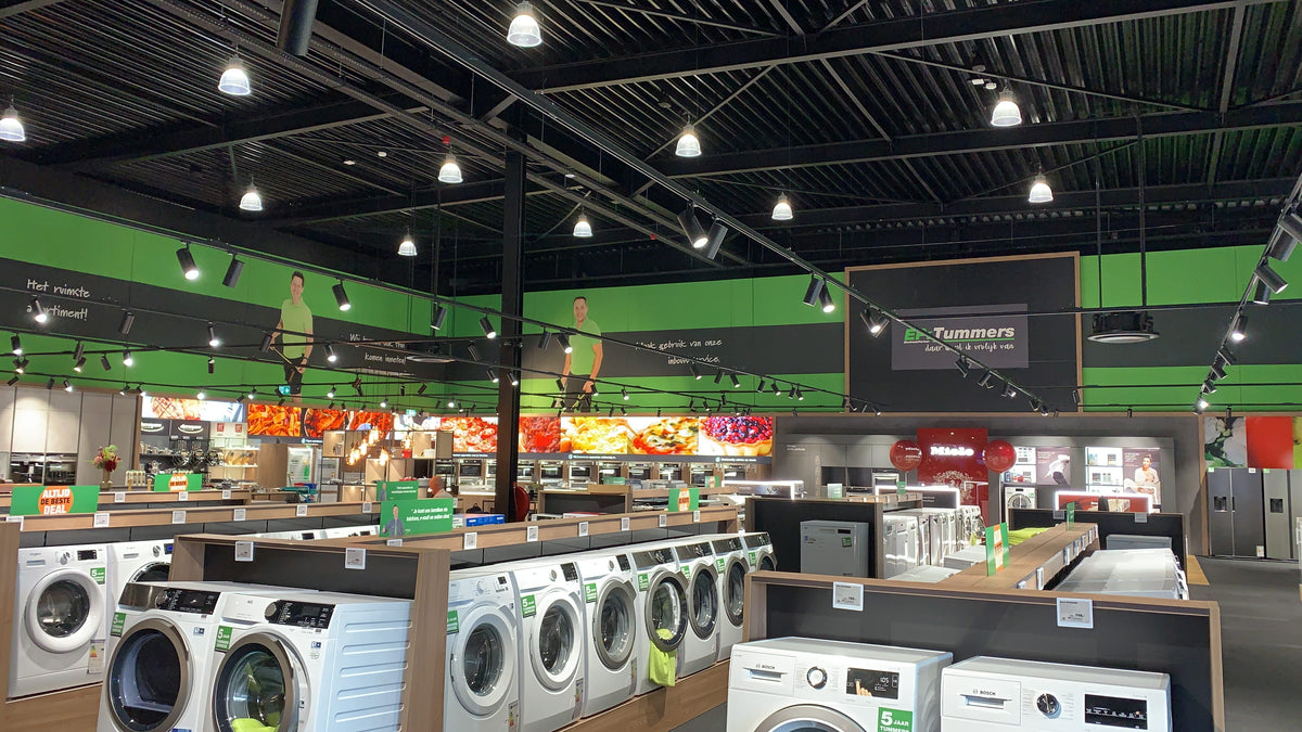 Assortiment witgoed en elektronica in de winkel van EP:Tummers Weert