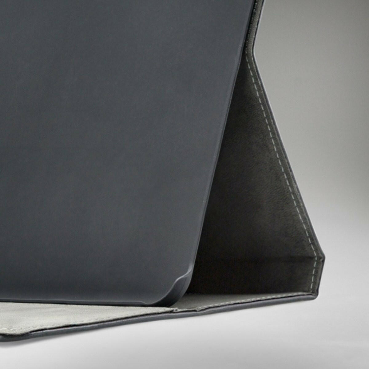 Mobilize Samsung Galaxy Tab A8 Premium Folio Bookcase zwart.