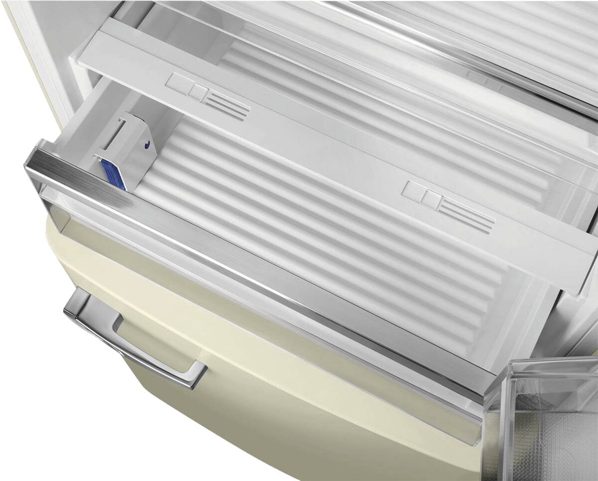 Smeg Smeg FAB38RCR6 crème