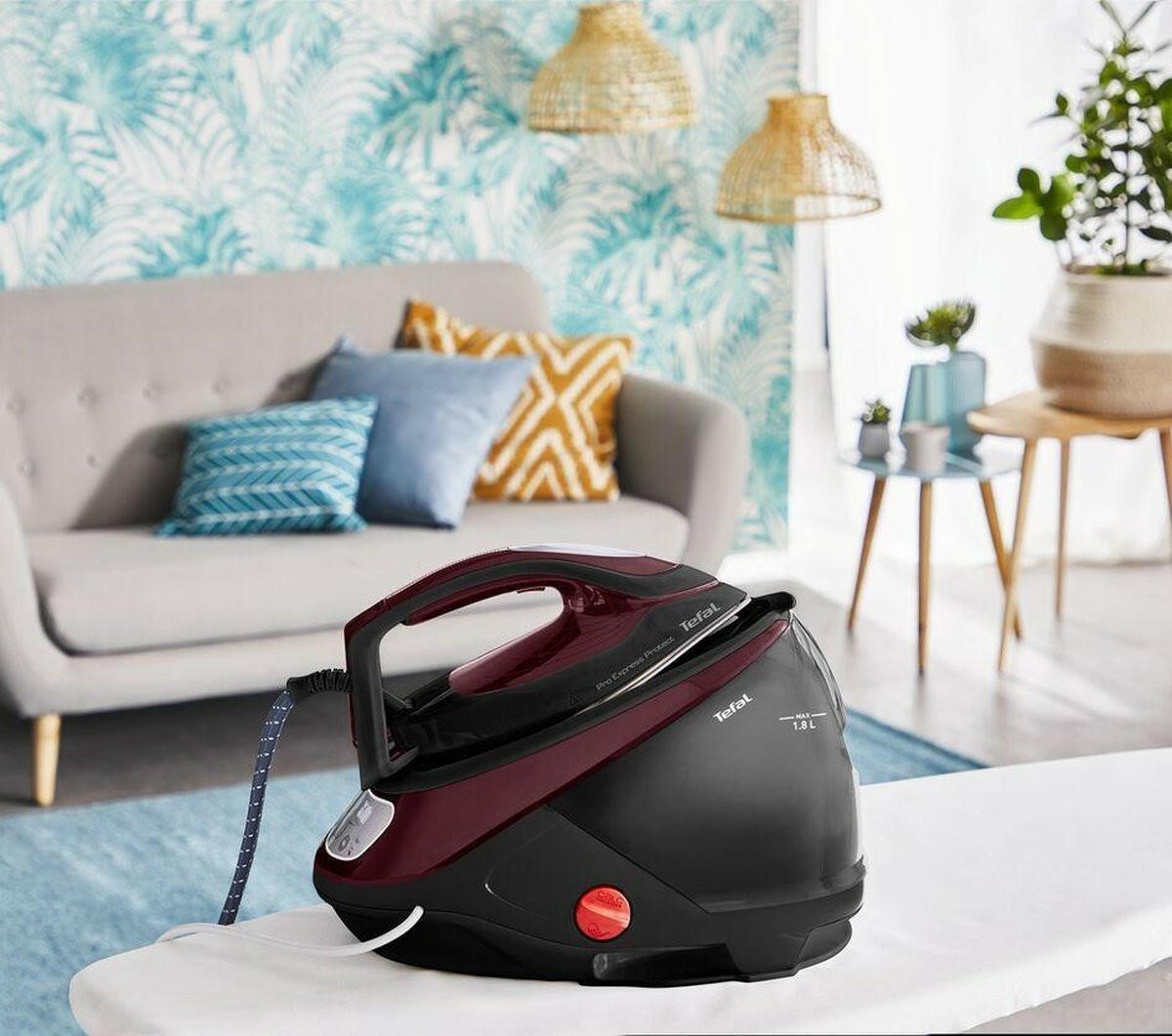 Tefal GV9230 zwart-bordeaux.